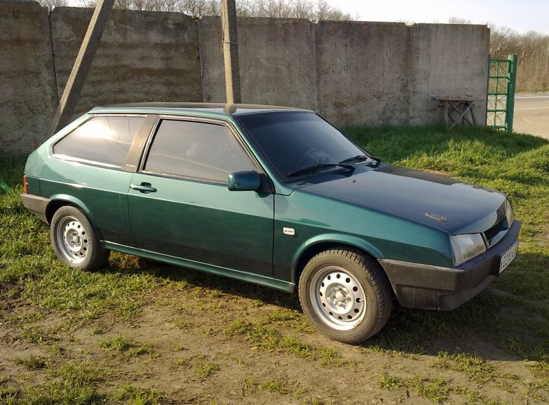 Машина ВАЗ 21083