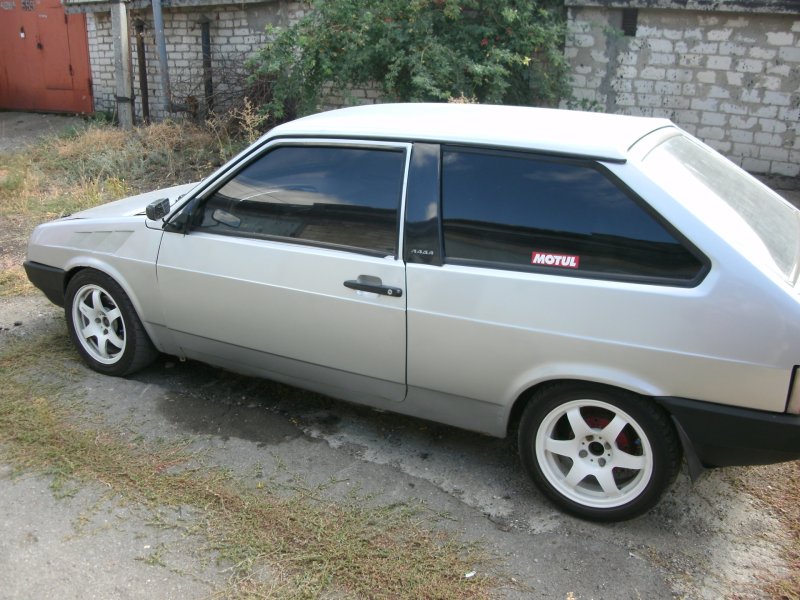 Lada 21083