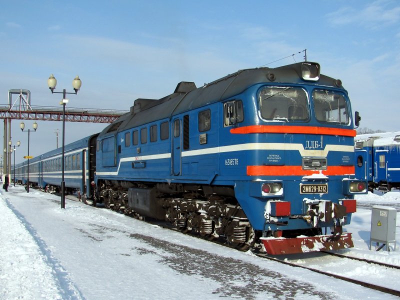 Дизельный пассажирский поезд