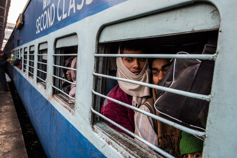 Люди в поезде
