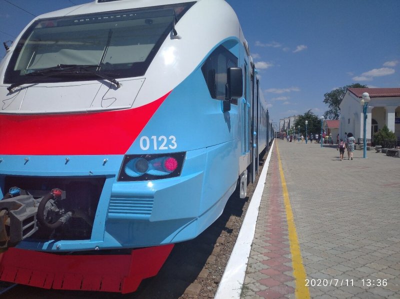 Эп2д электропоезд Симферополь-Евпатория.