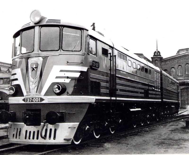 Локомотив тэ7