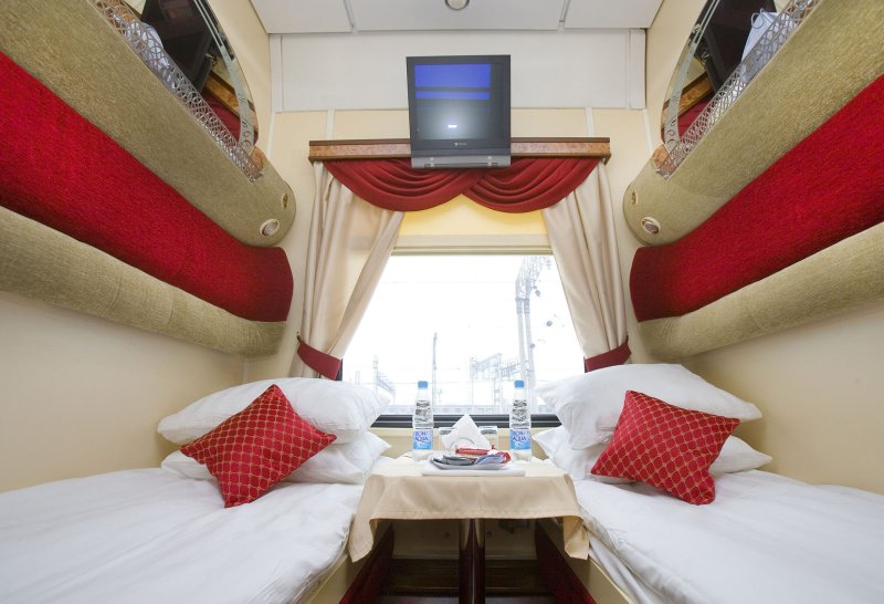 Поезд Северная Пальмира двухэтажный