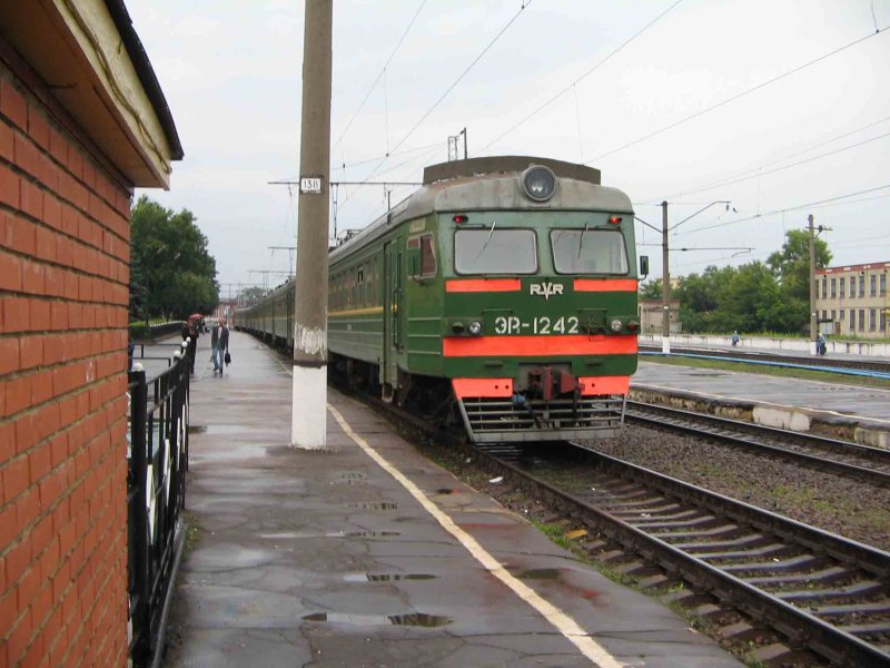 Нарышкино орел электричка. Электрички 2010 года. Стандартные электричка. Старый Пригородный поезд. Электричка 2010х.