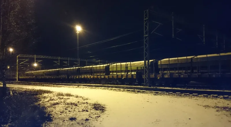 Вид из окна поезда зимой