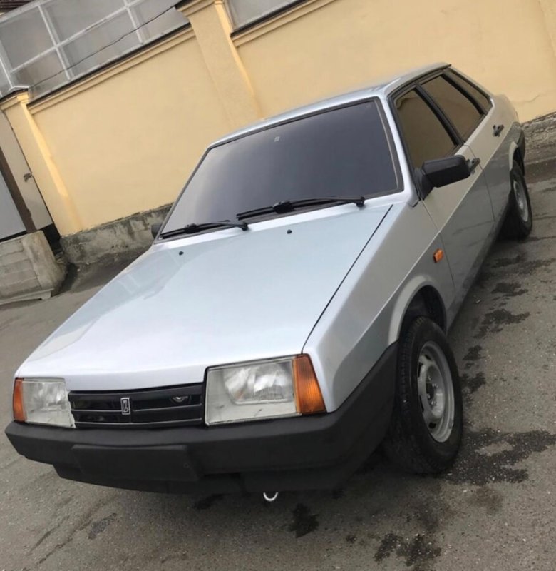 ВАЗ 21099 серебристый металлик