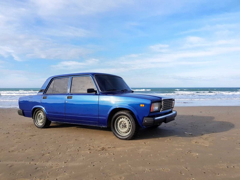 ВАЗ 2107 черная