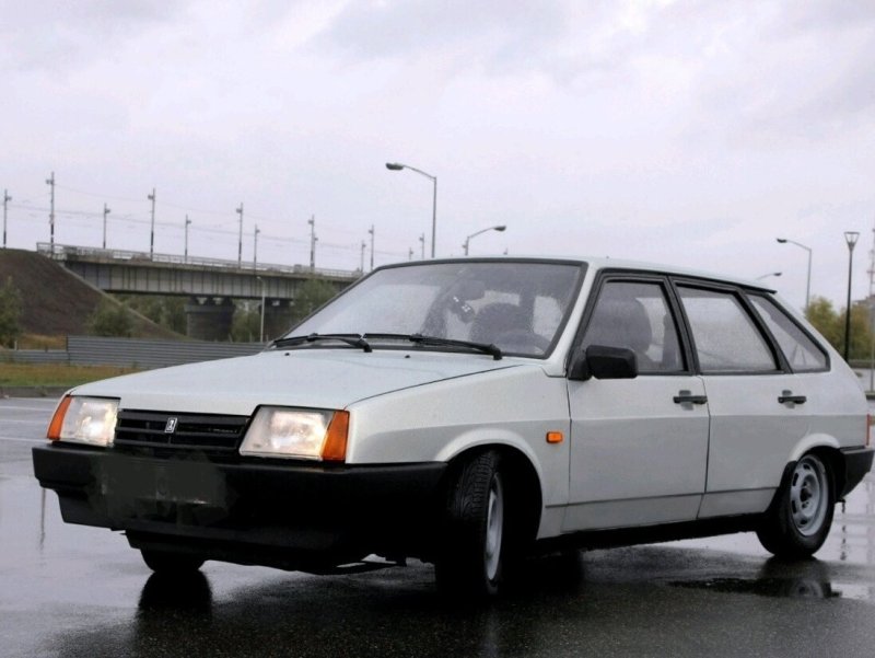 ВАЗ 2108 спереди