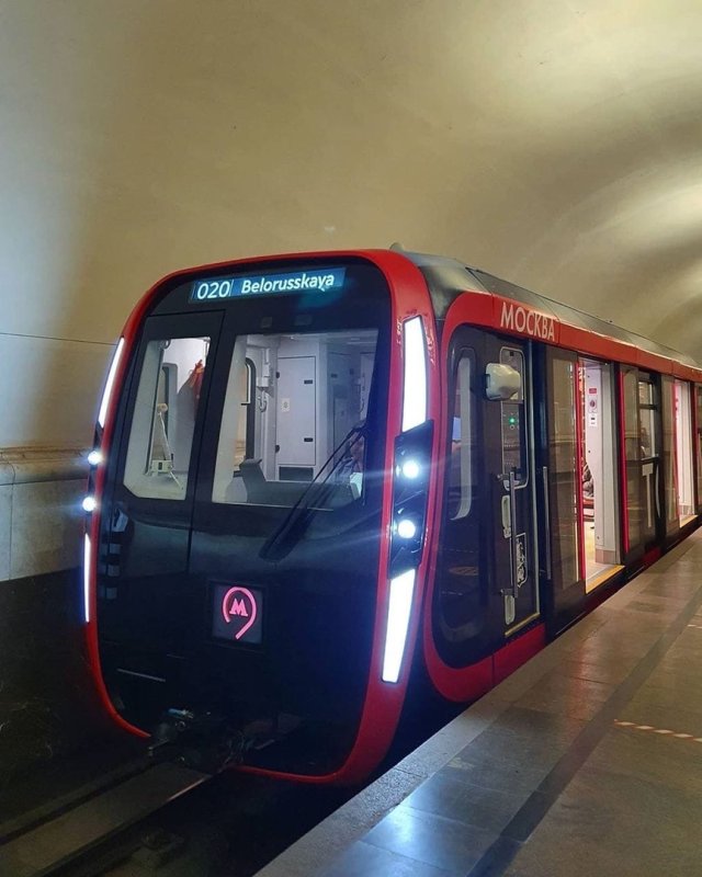 Метропоезд Москва 2020