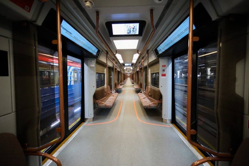 Новые вагоны метро