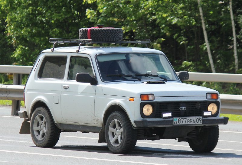 ВАЗ 21214 Нива белые