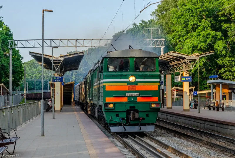 Грузовой электровоз вл 80