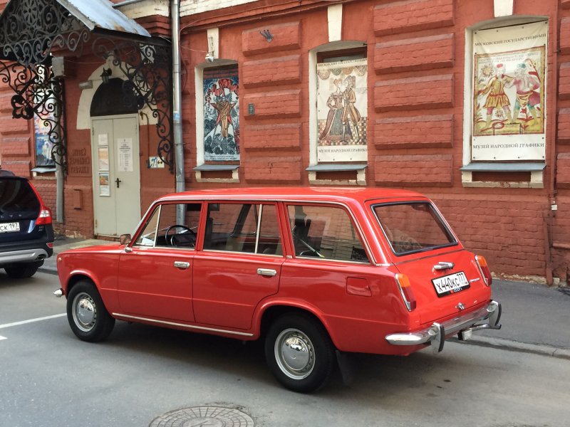 ВАЗ 2102 красная