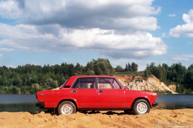 Lada 2105 белая