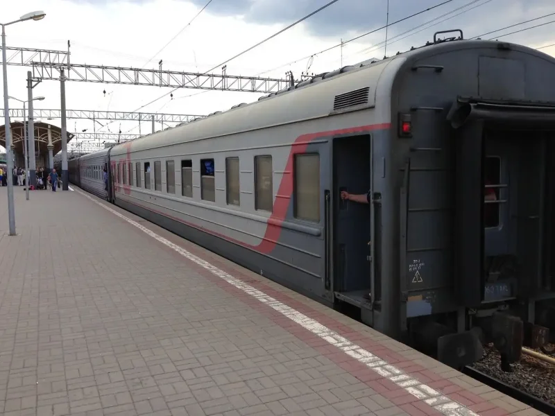 Эр 100 поезд