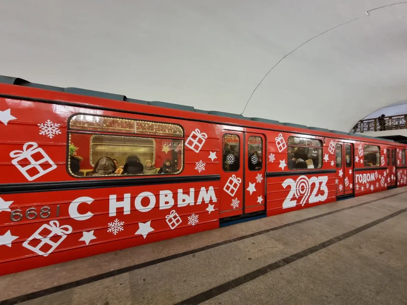 Новогодний поезд еж3 2021