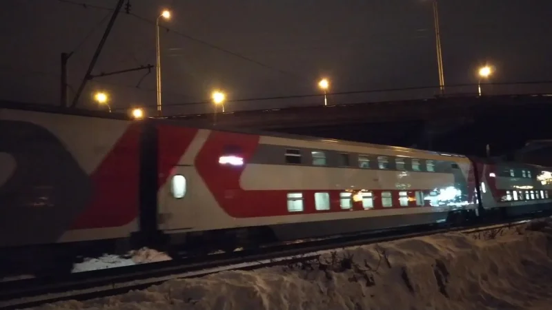Двухэтажный поезд на москву