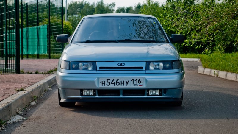 ВАЗ 2110 спереди