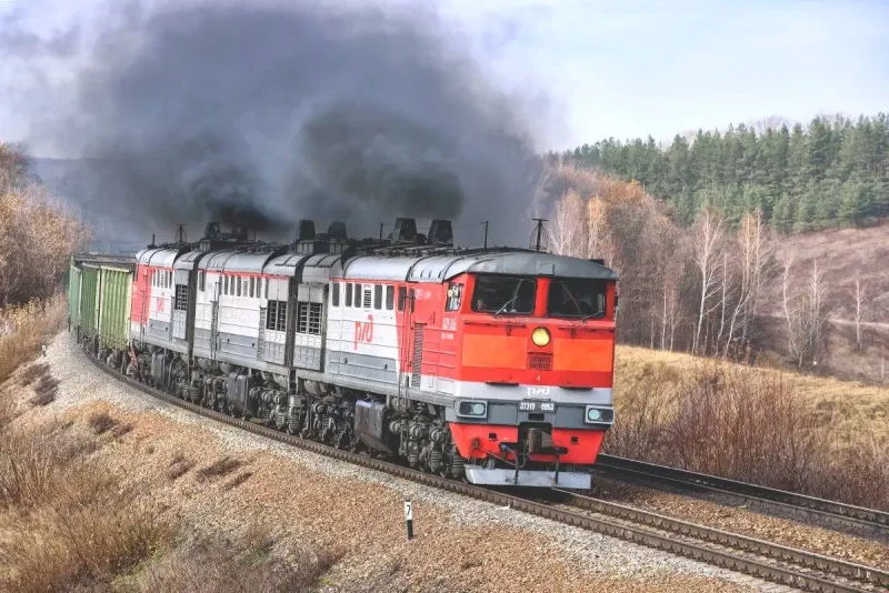 Локомотив тепловоз электровоз