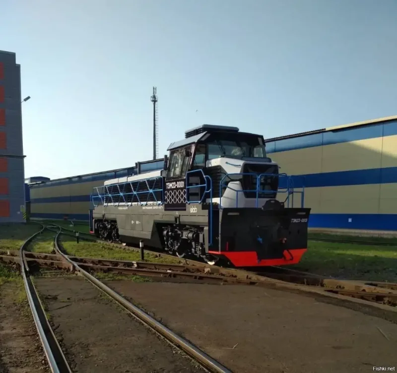 Новый маневровый тепловоз тэм23