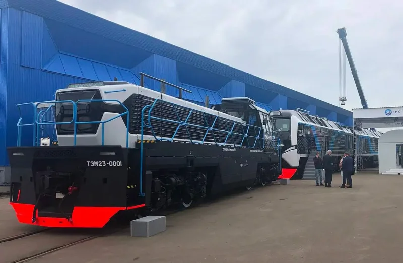 Новый маневровый тепловоз тэм23