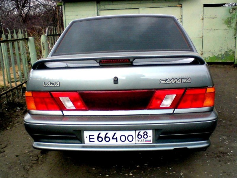 Lada 2115 серебристая