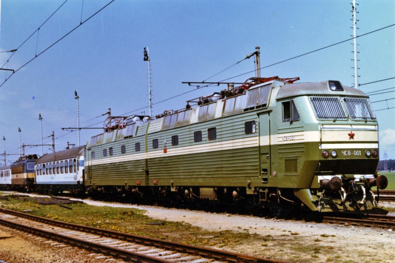 Пассажирский электровоз чс8