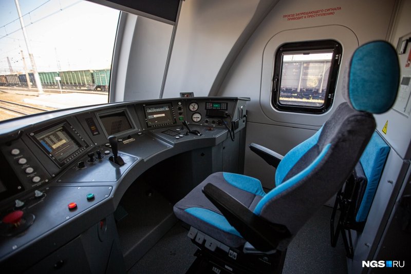 Ласточка кабина машиниста