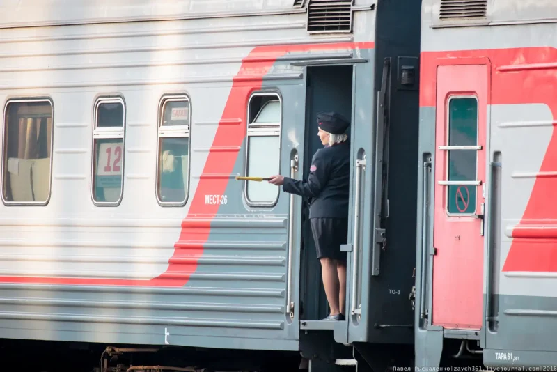 Проводник пассажирского вагона