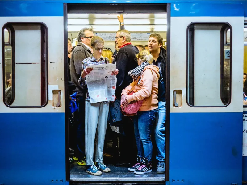 Люди в транспорте