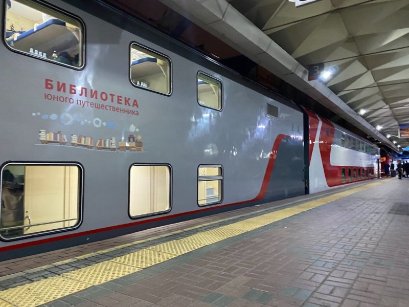 Фирменный двухэтажный поезд Москва Санкт-Петербург