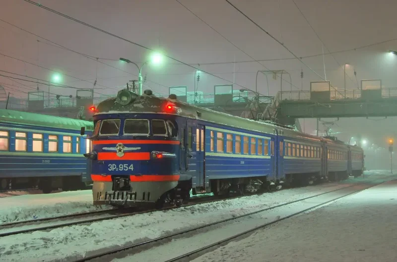 Поезд 013н Новокузнецк Санкт-Петербург фирменный Новокузнецк