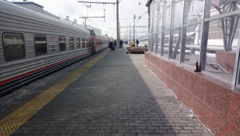 Поезд 738а, Брянск — Москва дневной экспресс (двухэтажный)