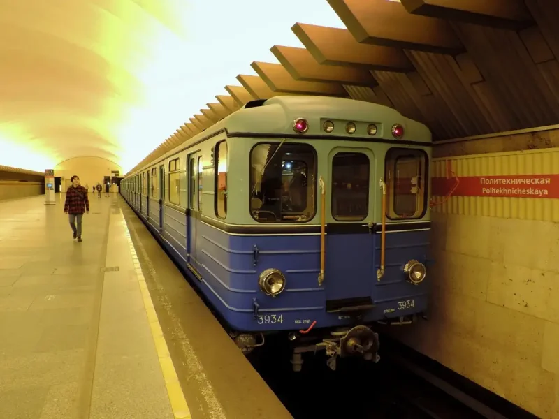 Метро Москвы поезд еж 3