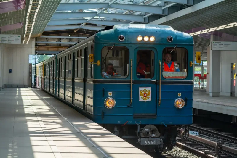 Новогодний поезд еж3 2022