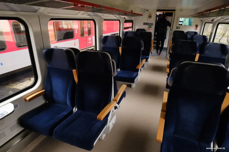 Stadler flirt 200 салон