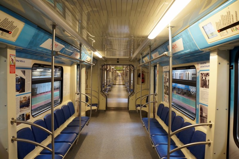 Вагон Московского метро изнутри