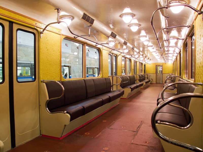 Вагон метро