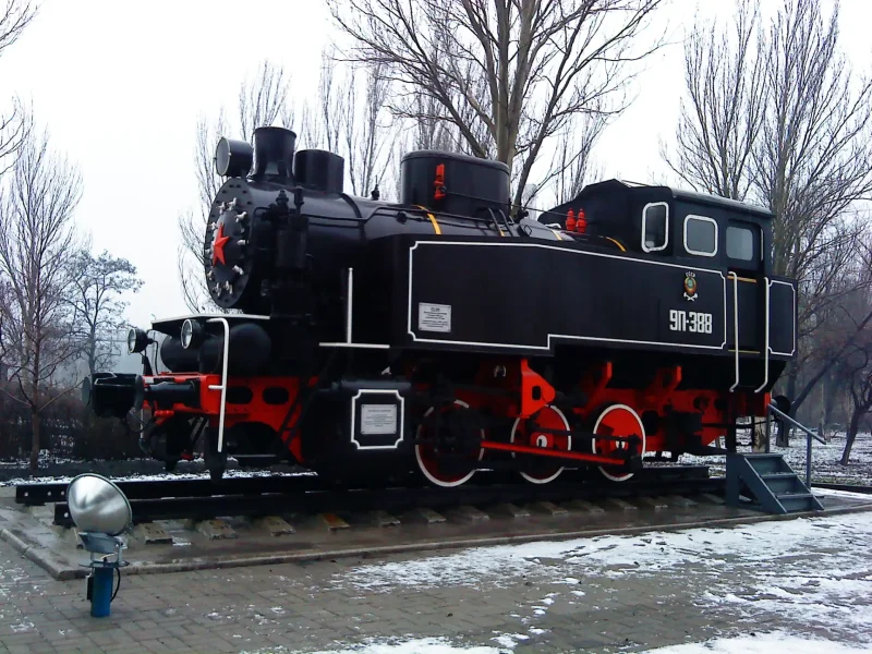 Памятник паровозу Пермь