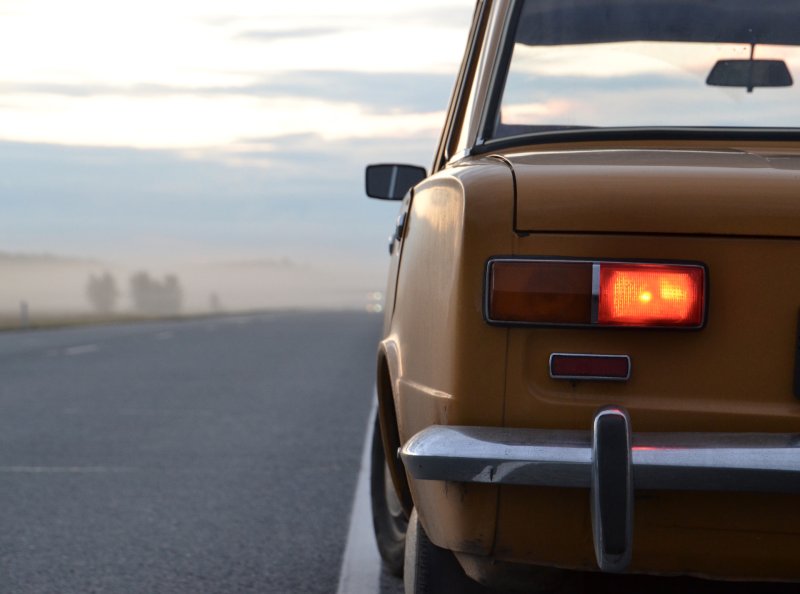 ВАЗ 2101 белый вид сзади