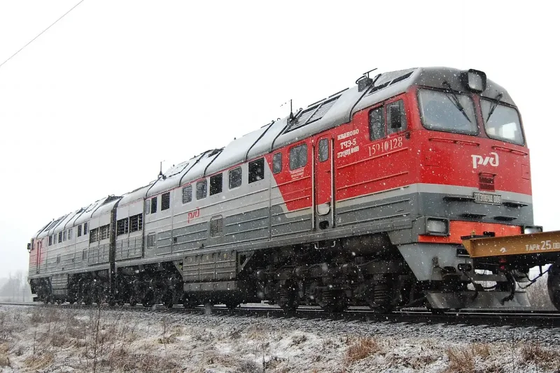 2т 116 тепловоз с цистернами