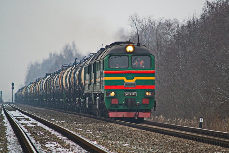 Поезд в поле 2м62у
