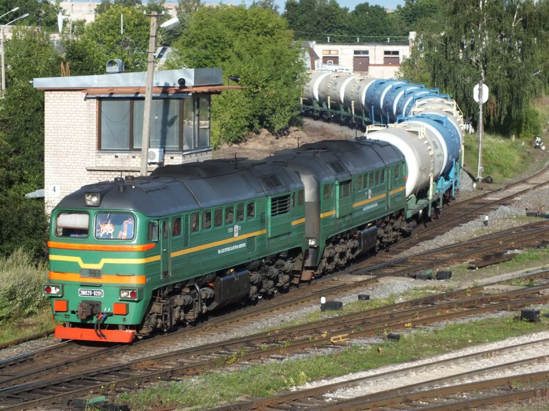 Локомотив 2м62 тепловоз