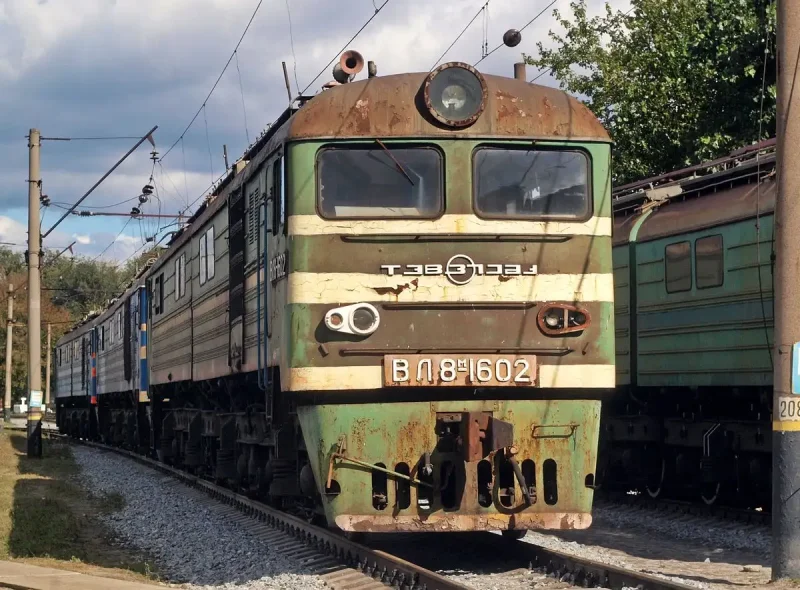 Локомотив вл 8