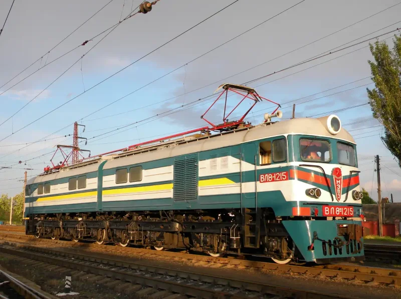 Локомотив вл 8