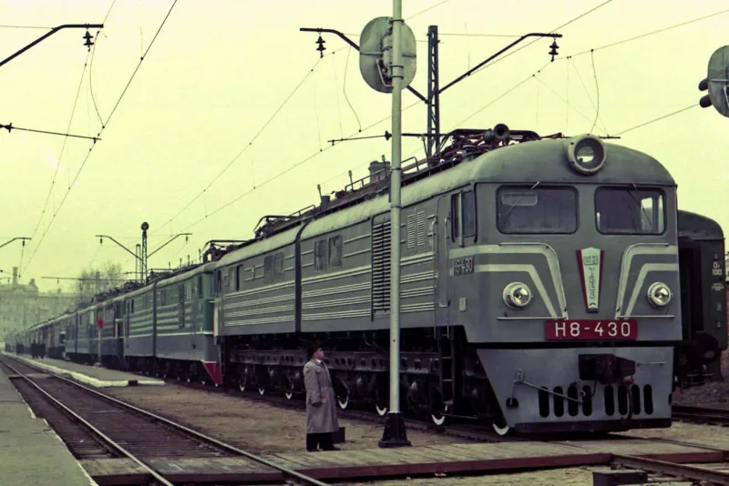 Электровоз вл8-430