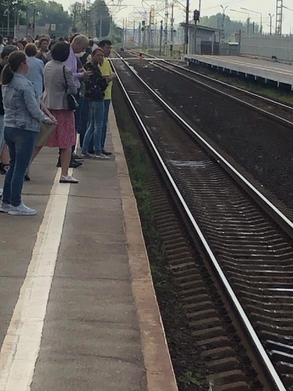 Мужчину сбила электричка