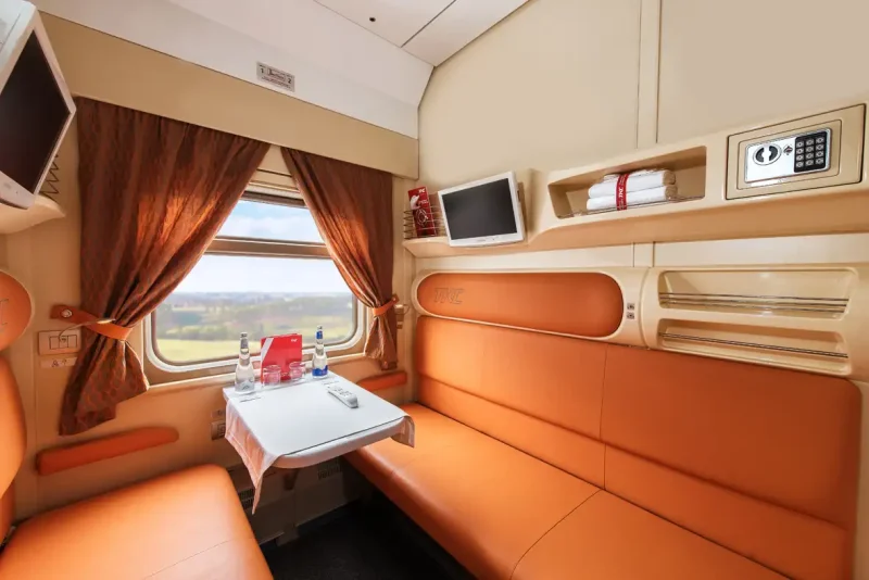 Поезд Москва