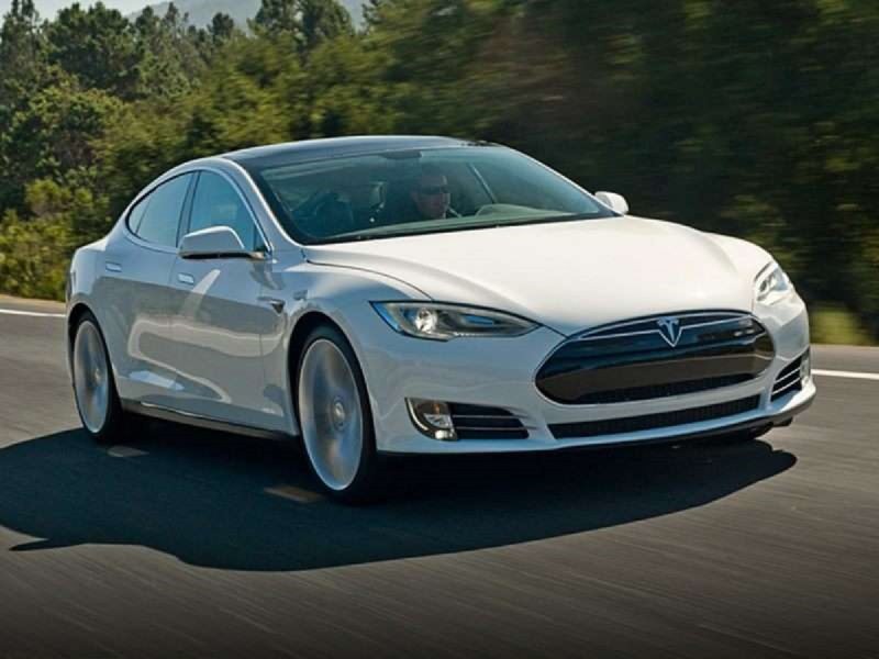 Машина Tesla model s 2014