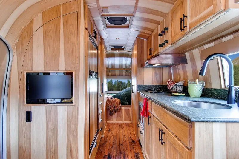 Автодом Airstream